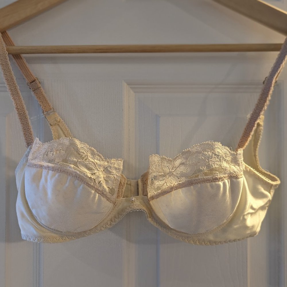 Vintage French Lingerie  Star de Paris Bra  Ivory  Size 32 *read for cup sizing*